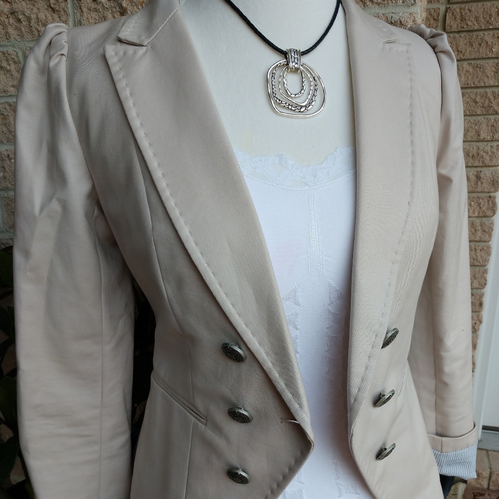 H&M beige blazer